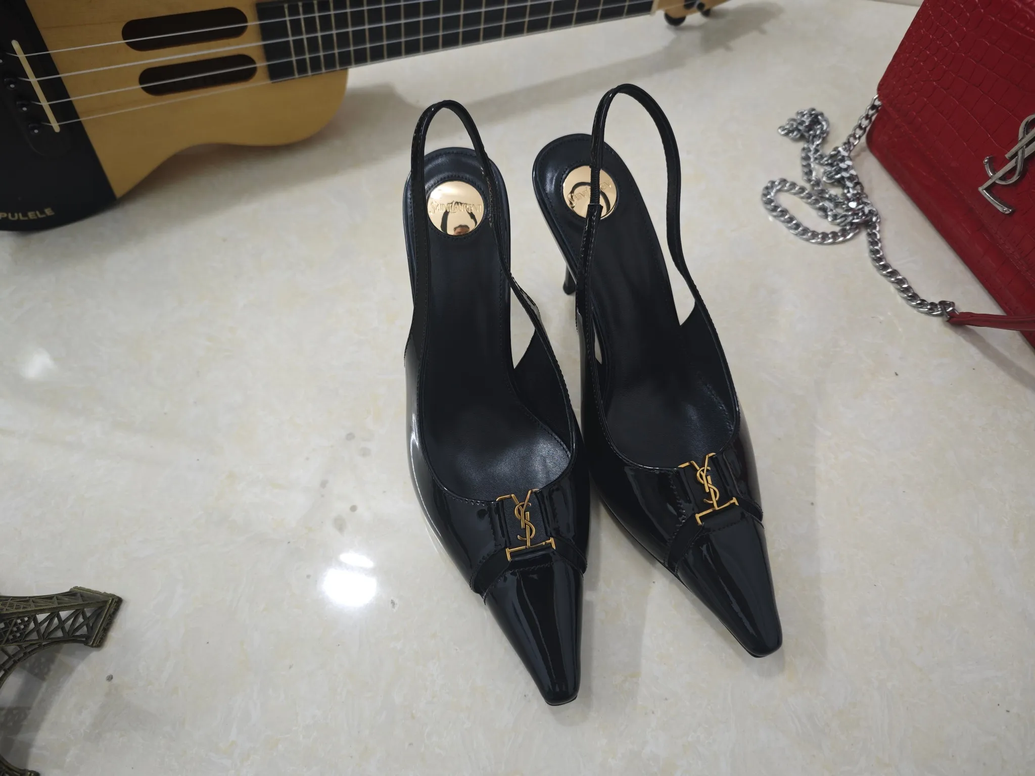 👟👟Ex-factory price 540👟👟【Saint Laurent】Yves Saint Laurent, high-heeled YSL high heels💃2025 early spring counter synchronizes the latest styles, YSL, decoration👠 Classic and high-quality glamorous masterpieces, the hottest autumn and winter series in the counter, with temperament, fashion, classic and attractive design style 😌The effect on the feet is particularly beautiful〰️, the materials are imported from Italy 🇮🇹 calf, imported black sheepskin, lining, and foot pads; sheepskin, stiletto high heels, size 35-41 (34.41.42 must be customized, non-refundable) outsole; imported genuine leather outsole, with full counter packaging
